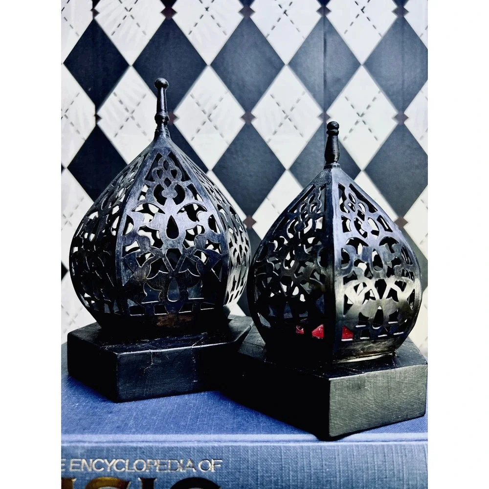 Vintage striking pair